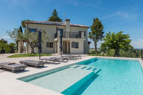 Croce Villa | Villa Maracci