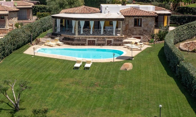 San Teodoro Villa | VILLA MARESOL/POOL/GARDEN/SANDY BEACH