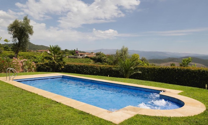 Moreira do Castelo Villa | Villa Moura - Celorico de Basto