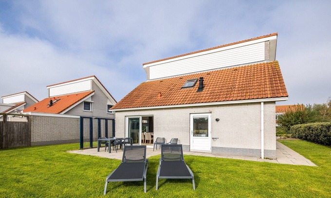Scharendijke Villa | Villa near Zeeland Beach in Holiday Park