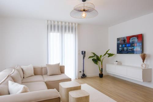 La Celle-sous-Gouzon Villa | Villa neuve 2025 - Calme & Confort, 8 pers, JURA