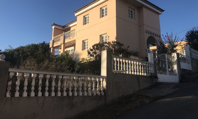 Los Portales Villa | Villa Nira, Great House With Private Pool