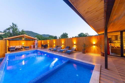 Bezirgan Villa | Villa Nostalji Kalkan Bezirgan'da Havuzlu Villa