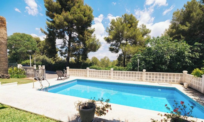 Salou Villa | Villa "Oasis Salou" with Sea View, Private Pool & Wi-Fi