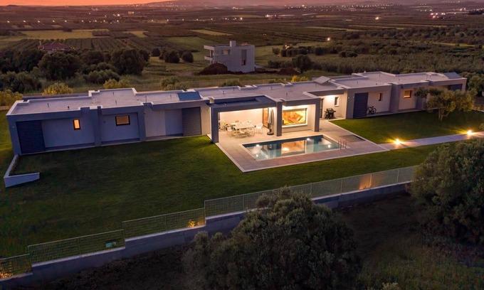 Nea Propontida Apartment | Villa Olivia with Heated Pool