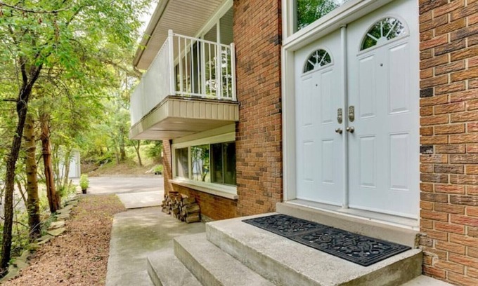 Brampton Villa | Villa on the Hill