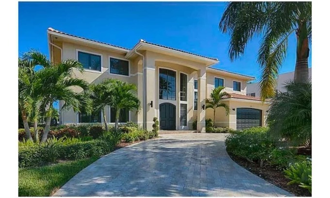 Hallandale Beach Villa | Villa on the Water in Golden Isles