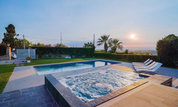 Plemmirio Villa | Villa Opulentia with Pool and Sea View