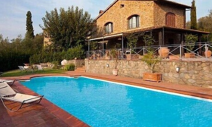 Vinci Villa | Villa Pagliara: A characteristic and welcoming three-story villa in the characteristic style of the Tuscan countryside, with Free WI-FI.