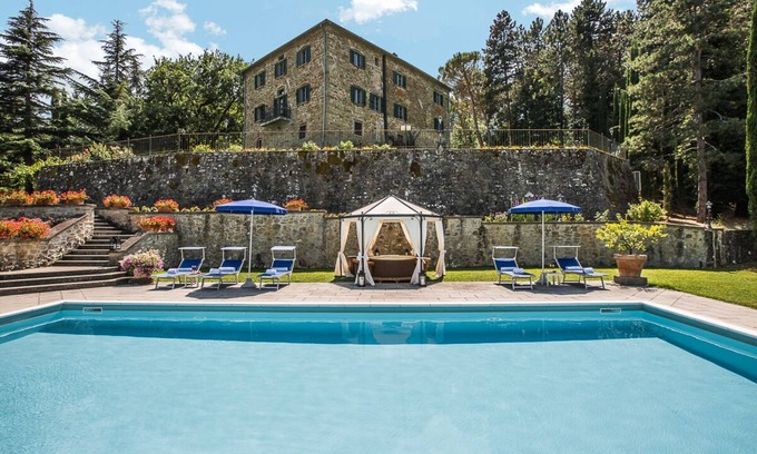 Ripoli Villa | Villa Palazzo Rosadi by Fantasia Villas