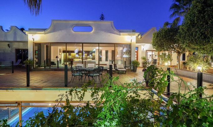 Puerto Calero Villa | Villa Palmeras with Wi-Fi, Balcony, Garden, Terrace, Pool, Sauna