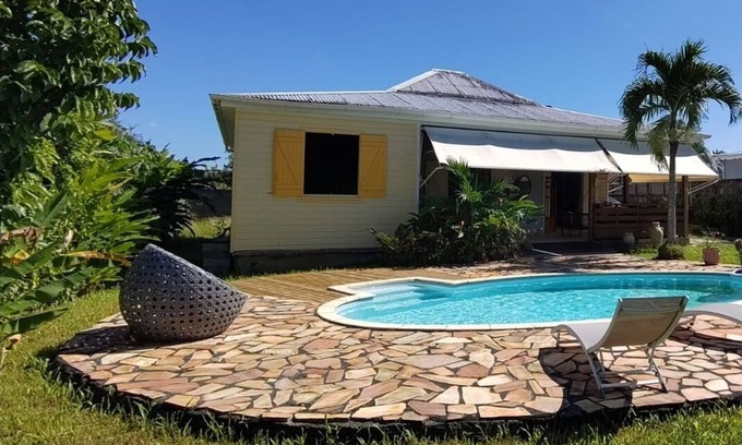 Lamentin Villa | Villa Pamaj, swimming pool and mountain view in the heart of the island