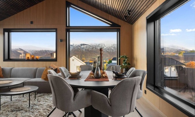 Tromso Villa | Villa Panorama by Arctic Seasons | Luxury home | Fantastic view