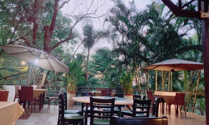 Khanong Phra Hotel | Villa Paradis Hotel