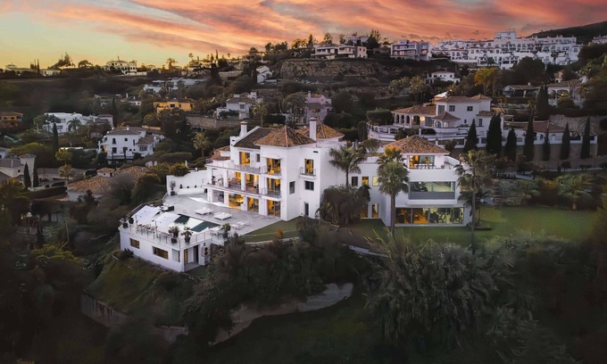 New Golden Mile Villa | Villa Paraiso Alto | Ultimate Holiday Experience Pool Gym Cinema Parking Golf