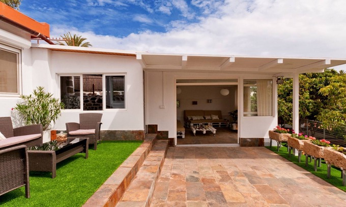 Ingenio House | Villa Parralito Ingenio by Interhome