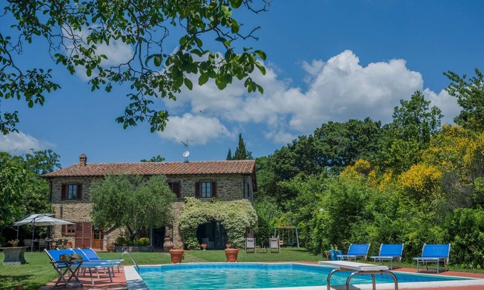 Monteluiano Villa | Villa Petroia 8 - Four Bedroom Villa, Sleeps 8