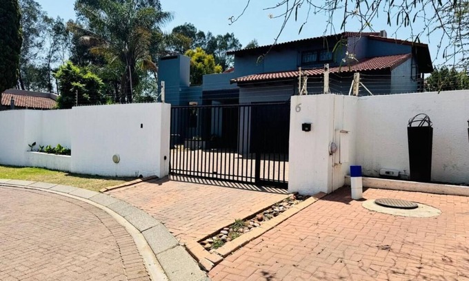 Woodmead Villa | Villa Picasso - 3 Bed Villa
