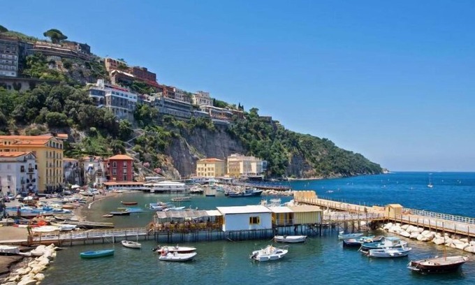 Historical Downtown Salerno Hotel | Villa Poseidon Boutique Hotel & Events