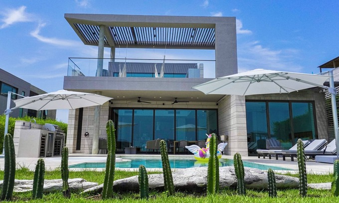 Cartagena District Villa | Villa Puerta- Luxury Seaside Villa- Baru Island home 2 mins from whitesand beach