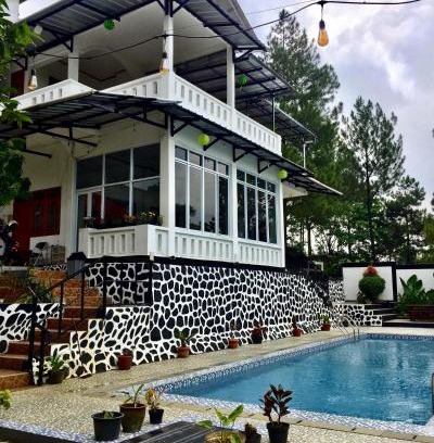 Sukaraja Villa | Villa Putih Alvaro