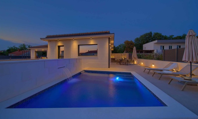 Municipality of Omisalj House | Villa QUARNARO with heated pool