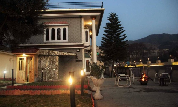 Khokhar Maira Villa | Villa Republika Central