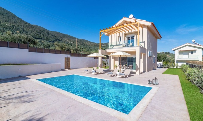 Khartata Villa | Villa Riza Sky by Villa Plus