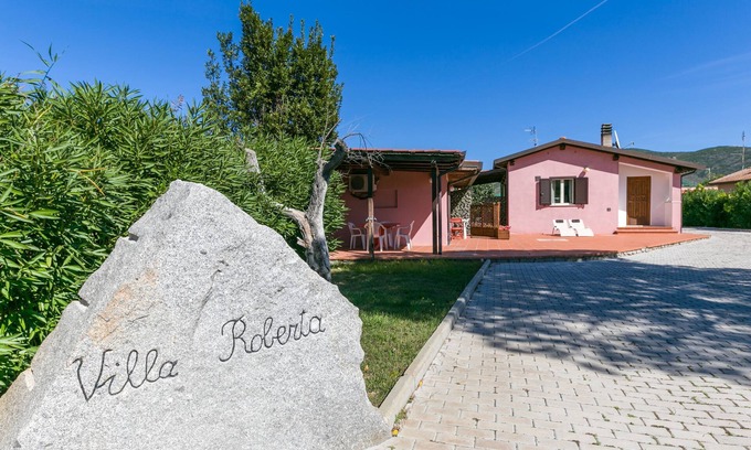 Marina di Campo Villa | Villa "Roberta" 400 Meters From the Sea