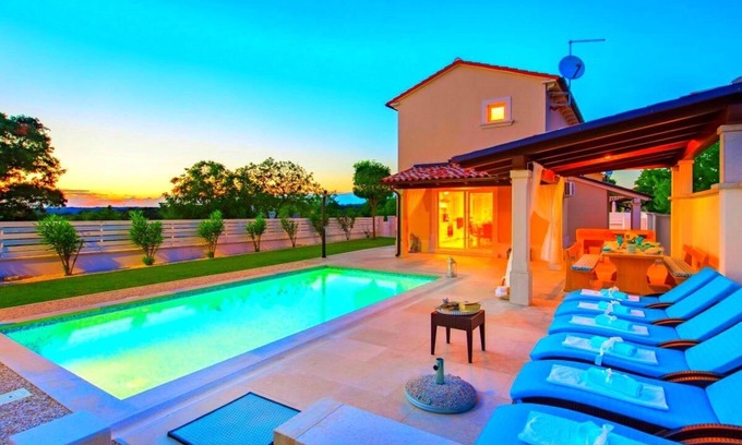 Sveti Petar u Sumi Villa | Villa Romana-dreamlike villa with pool and jacuzzi