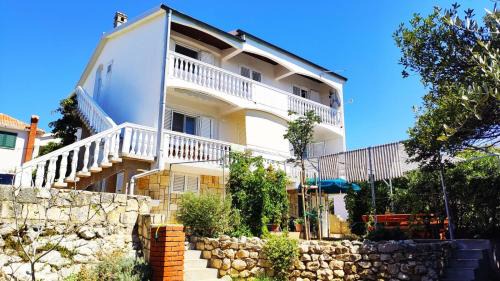 Povljana Apartment | Villa Roseal