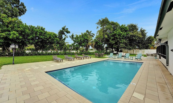 Royal Palm Beach Villa | Villa Royale 4 BR Home w Pool and Hot Tub