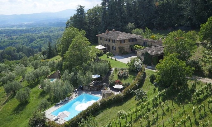 Grezzano Villa | Villa San Lorenzo - Large private farmhouse style villa