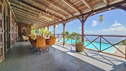 Trois-Rivieres Villa | Villa Scarlett, luxueuse villa vue mer 5 étoiles