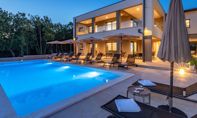 Brgod Villa | Villa Silente - Luxuriöse und Moderne Villa nur Wenige Minuten vom Meer Entfernt