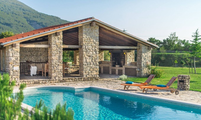 Plomin Villa | Villa Sisol