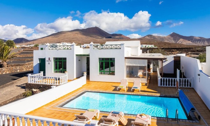Las Brenas Villa | Villa Sol y Mar - Three Bedroom Villa, Sleeps 6