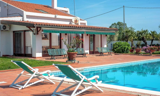 Pula Villa | Villa Sole Pula close to the Beach with Pool, Garden & Wi-Fi