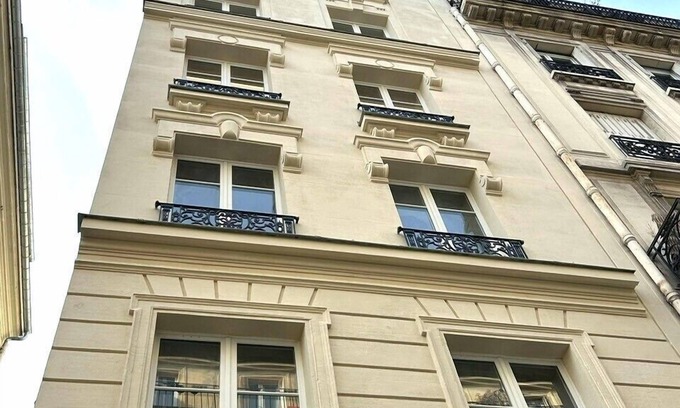 Quartier de Rochechouart Apartment | Villa SoPi Appart'Hotel by Patrick Hayat