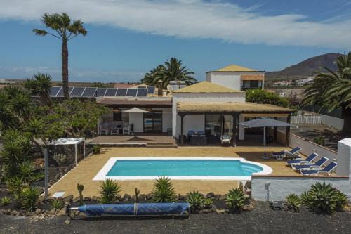 La Oliva Villa | Villa Sosha - Carpe Mundi