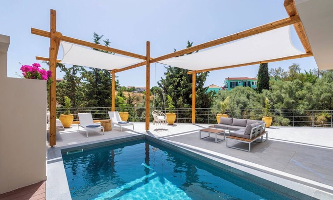 Katomerion Villa | Villa "Suite Erifilli" with sea view, private pool & WiFi