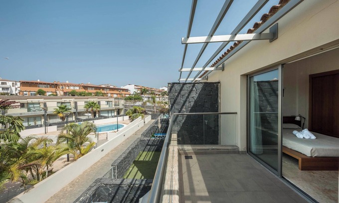 Complejo turistico Amarilla Golf Villa | Villa ‘Sun Bay Villas 44' with Sea View, Terrace & Shared Pool