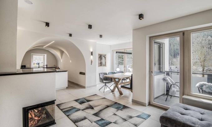 Colle Isarco Apartment | Villa Tribulaunblick – Exclusive apartment with fireplace, terrace & panorama