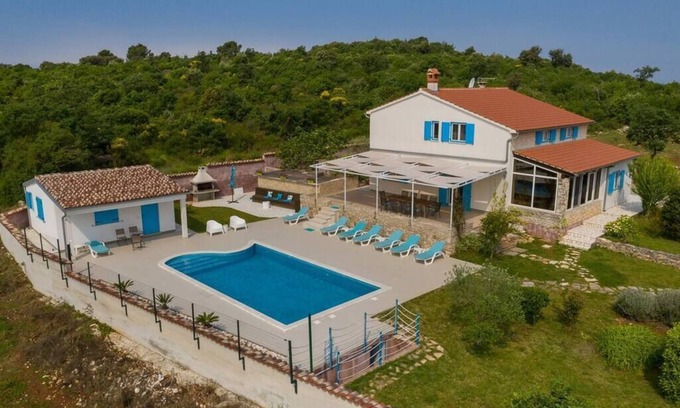 Rovinj Villa | Villa Tanga near Rovinj for 8 persons with pool