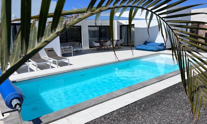 Lajares Villa | Villa Valentina, Piscine chauffée et Sérénité