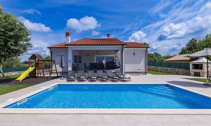 Krizanci House | Villa Veli vrt by Interhome