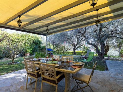 Artallo Villa | Villa Villa degli Ulivi by Interhome