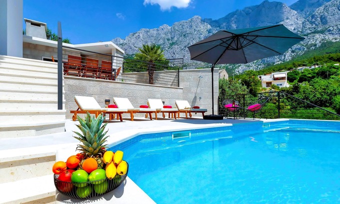 Veliko Brdo Villa | Villa Vivace with pool