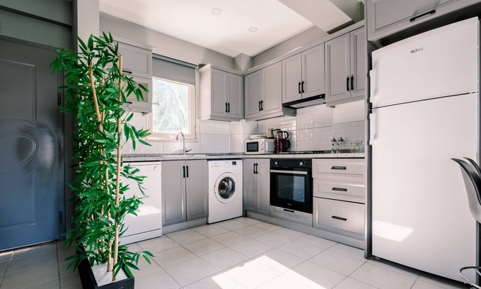 Bogazici Villa | Villa w Pool and Balcony 5 min to Beach in Milas