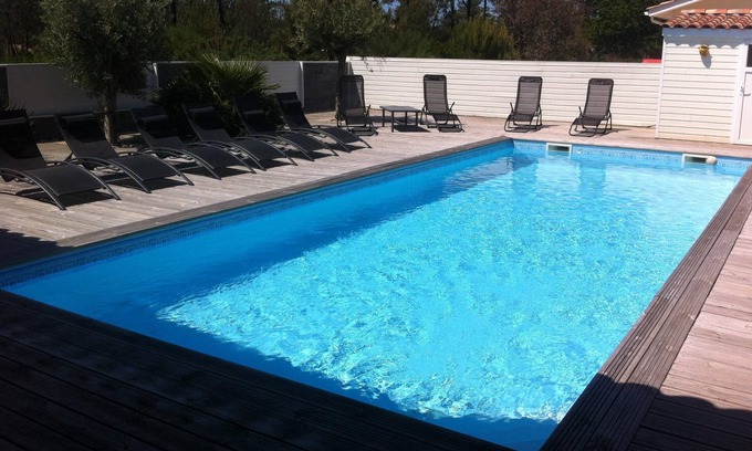 Vensac Villa | Villa with heated pool 600 meters from the beach